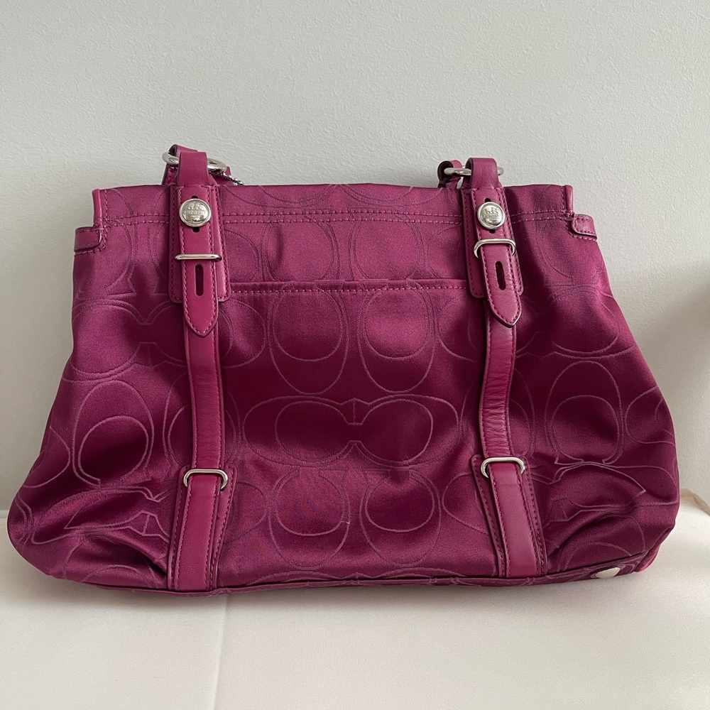 Coach Mia Signature Bag Style #15402. - Picture 2 of 5